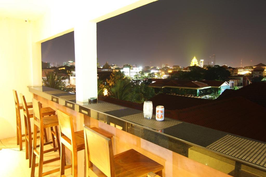 Jasmin Monument Hotel Phnom Penh Exterior photo