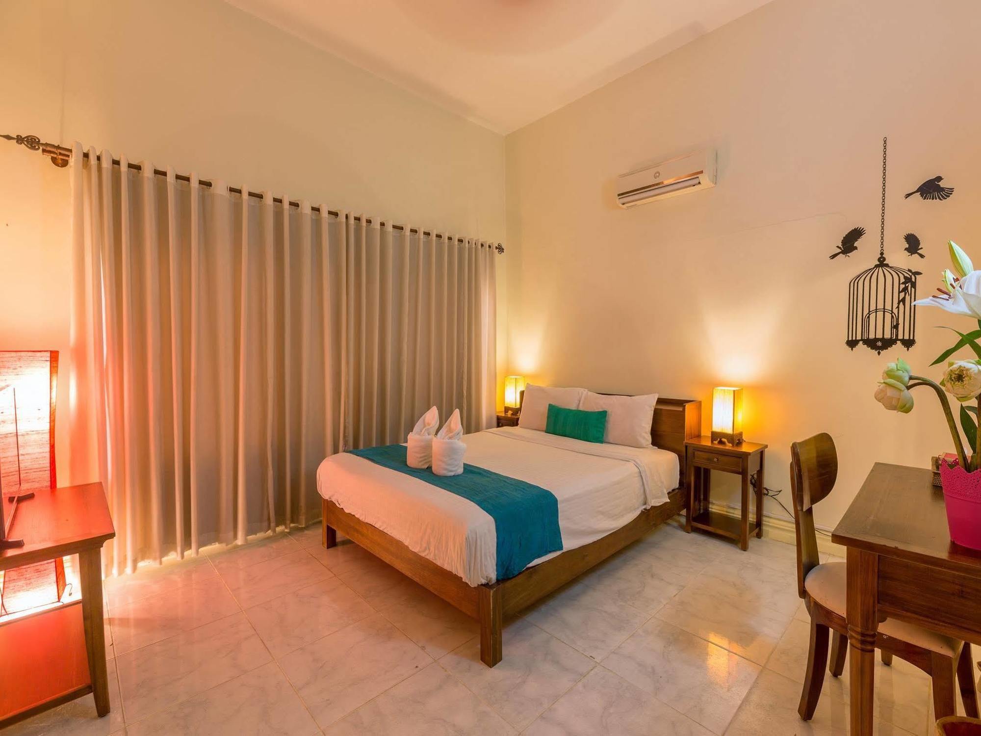 Jasmin Monument Hotel Phnom Penh Exterior photo
